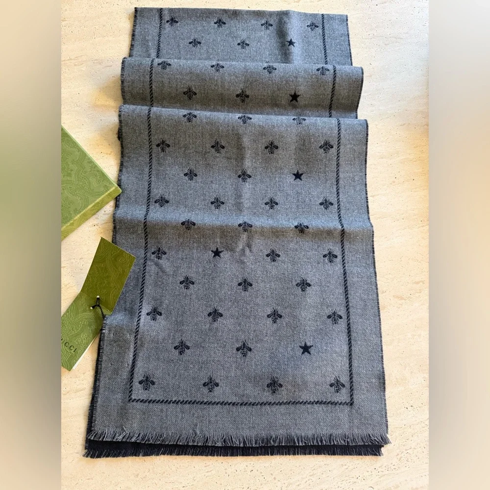 NWT GUCCI WOOL BEE ACCENT REVERSIBLE SCARF UNISEX 💖🌟 - Picture 7 of 13